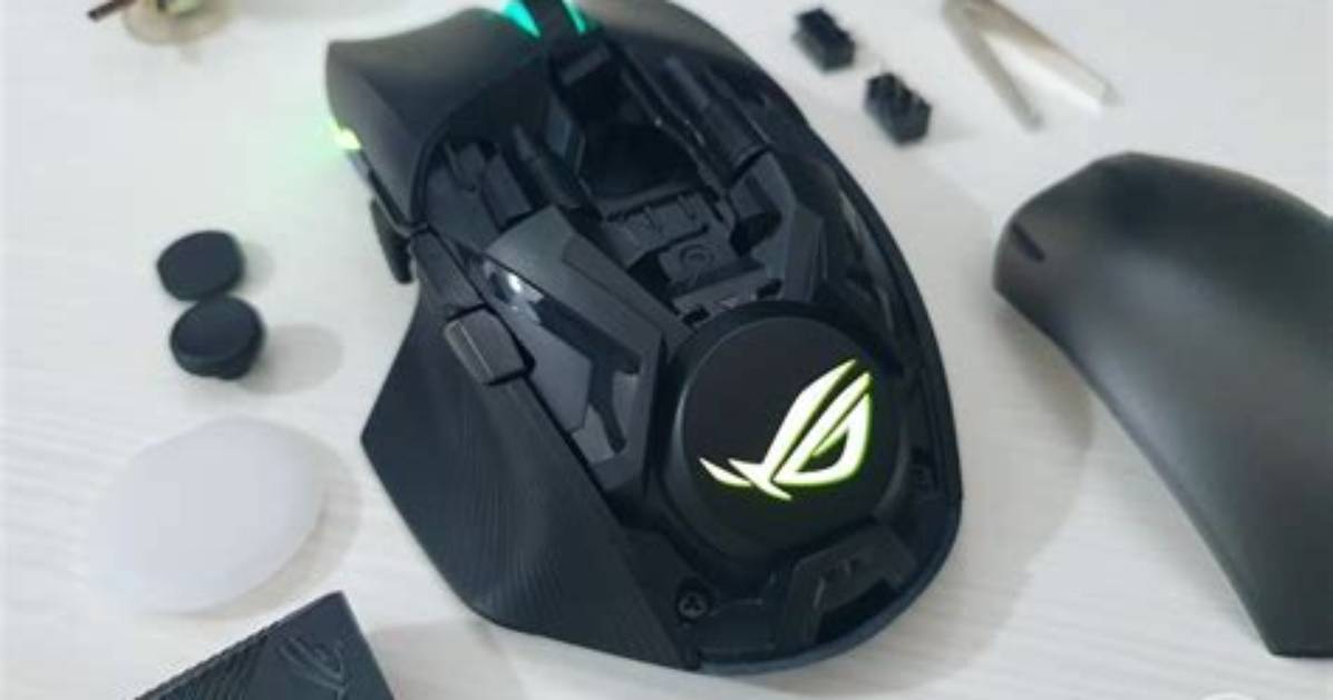 Asus Rog Chakram X Review: a Joystick on a Mouse?