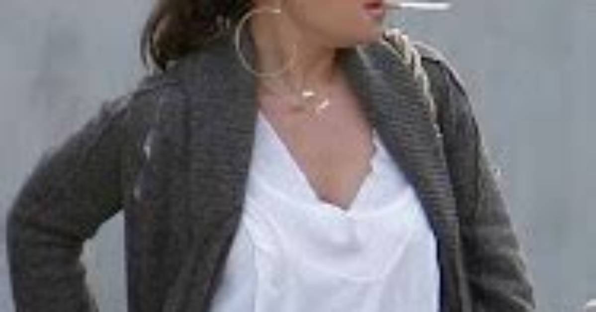 Does Leah Remini Smoke Cigarettes? the Truth Behind the Rumors