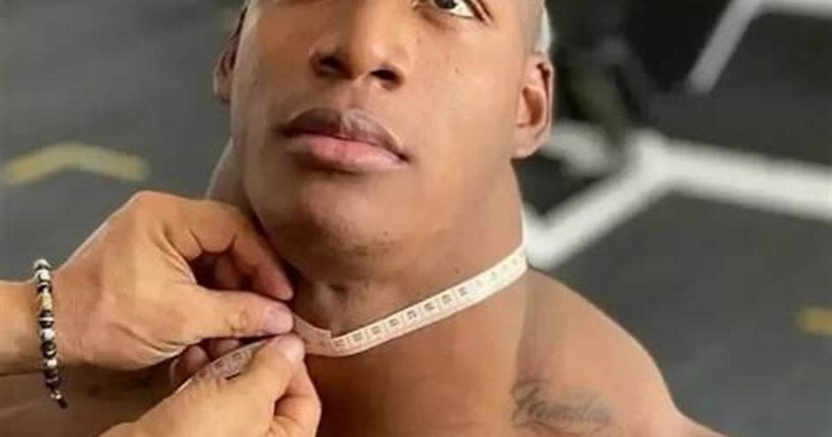 Dubbed as Neckzilla Due to over 20 Inch Neck, 245 Lbs Bodybuilding Monsters Prodebut Leave Fans Fan