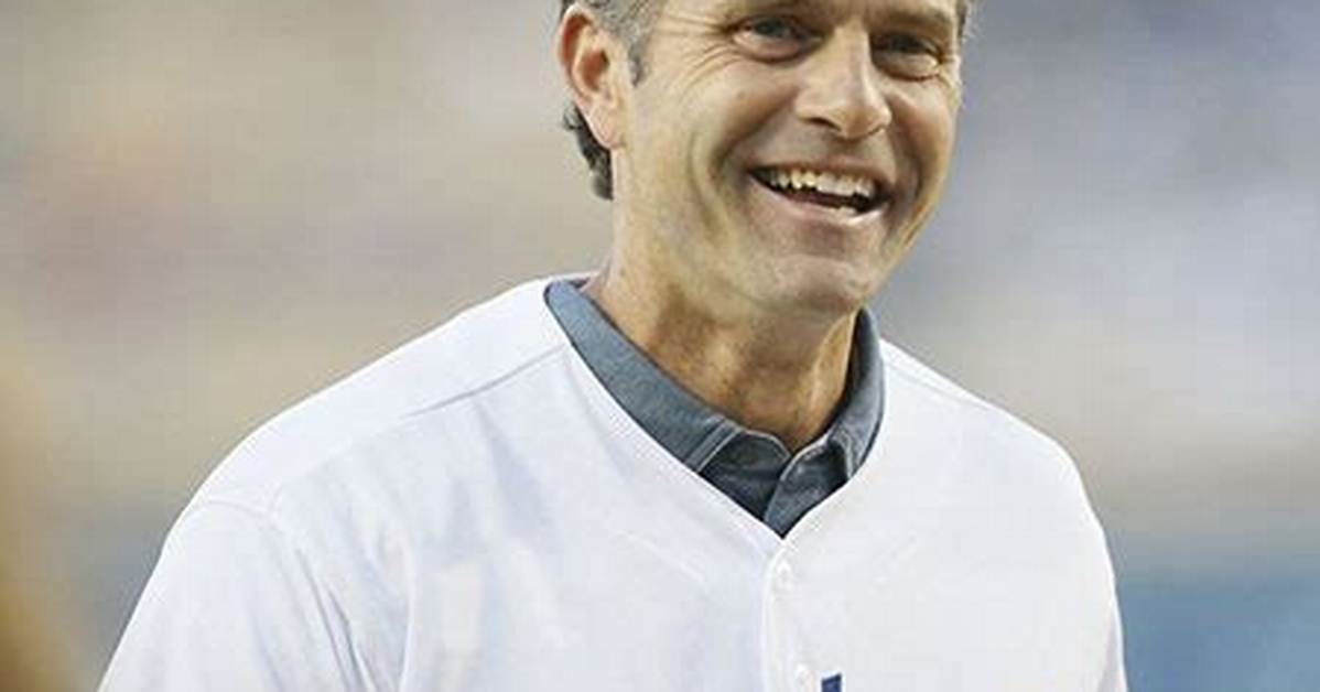 Eric Karros - Bio, Age, Net Worth, Salary, Height, Married, Nationality, Body Measurement, Career