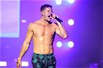 How Dan Reynolds from Imagine Dragons Transformed His Body and His Health ·