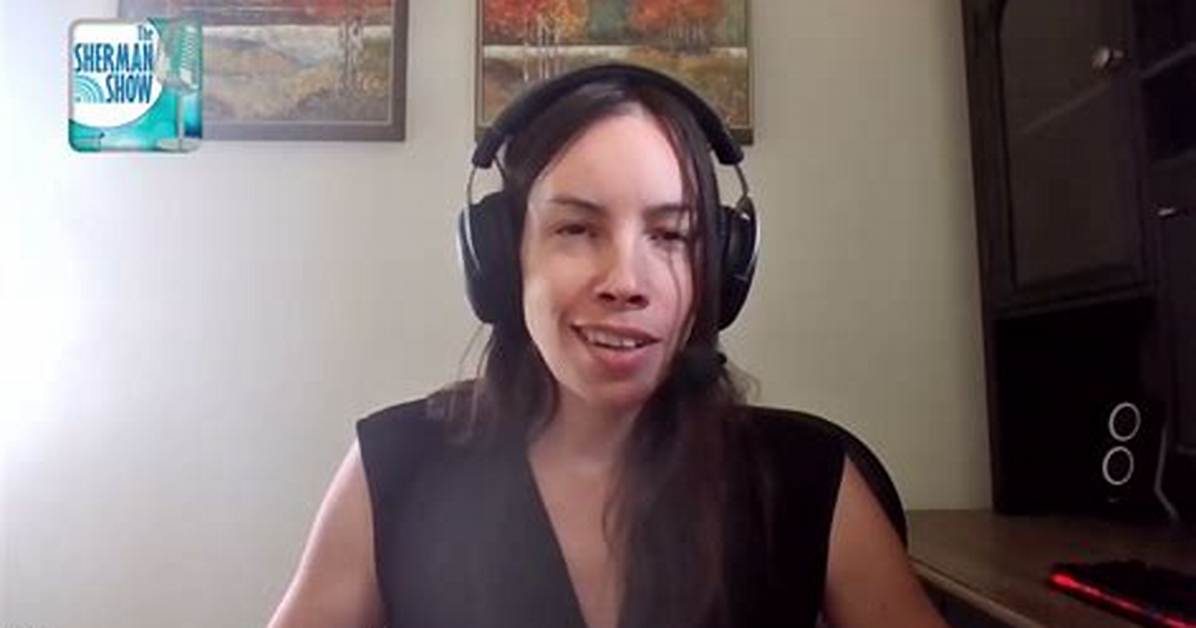 Is Lyn Alden Trans Man or Woman?