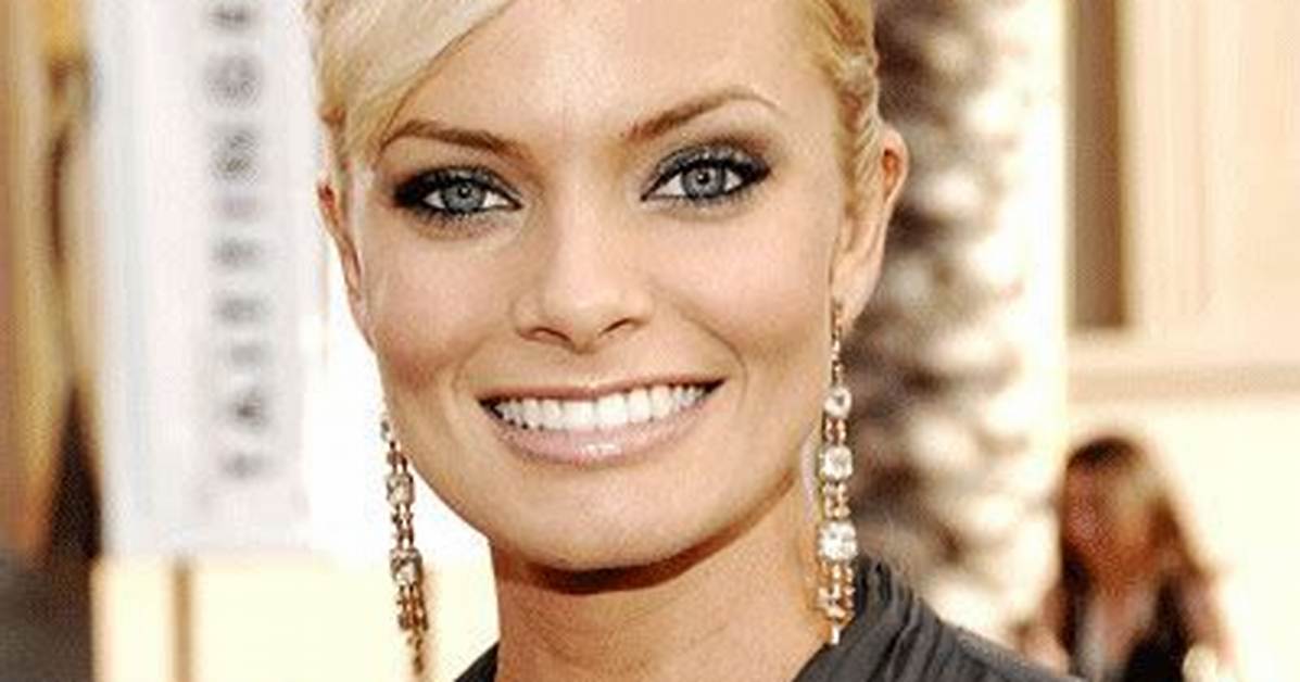 Jaime Pressly Bio, Wiki, Age, Height, Partner, Movies, Mom, and Net Worth ·
