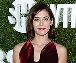 Lizzy Caplan - Bio, Age, Net Worth, Height, in Relation, Nationality, Career