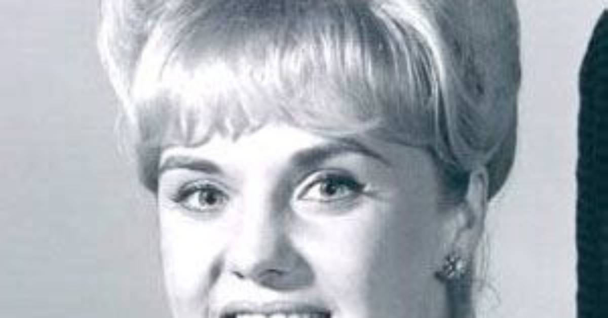 Molly Bee Net Worth |