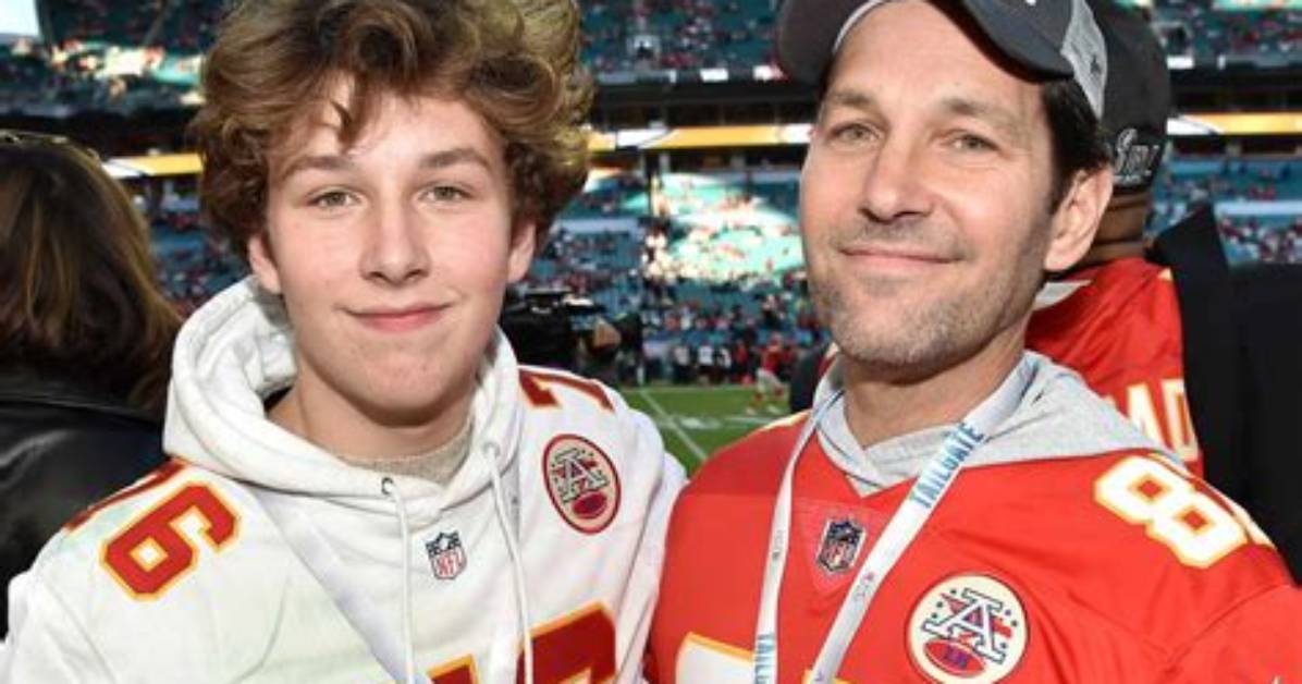 Paul Rudd & Son Get a Hug from Travis Kelce on Field After Super Bowl Hollywood Life |