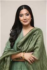 Pooja Sarathkumar: Unveiling Her Date of Birth and Life Journey
