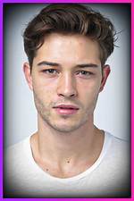 Unveiling the Charisma of Chico Lachowski: a Rising Star in the Fashion World